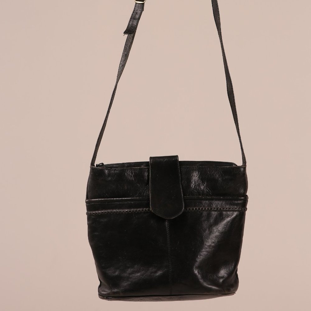 Vintage black leather Eaton bag